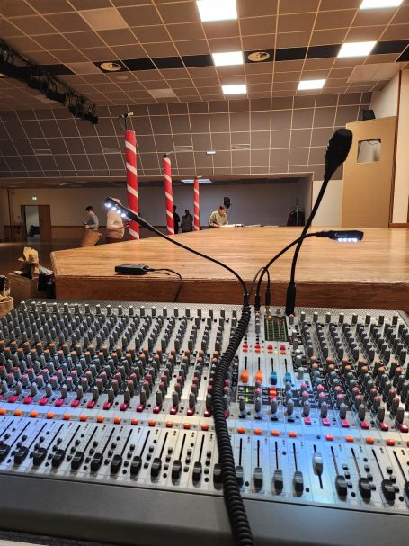 Sonorisation d'une pièce de théâtre.